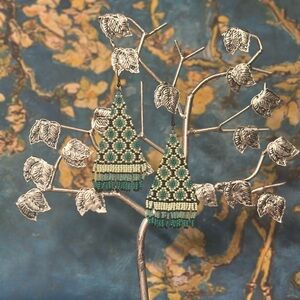 Chic Beaded Dangle Geometric Earrings in Shades Green